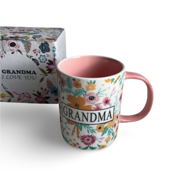 Express Your Love: Grandma Gift: I LOVE YOU GRANDMA Floral Ceramic Coffee Mug - Picture 3 of 7